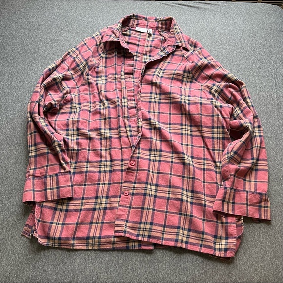 ASOS DESIGN Petite long sleeve boyfriend shirt in dark red and navy check - Picture 13 of 14